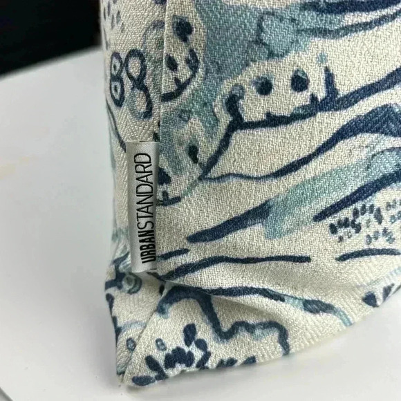 CHINOISERIE BLUE & WHITE 20x20” duck feathers filled pillow NWT decorative soft - Picture 5 of 10